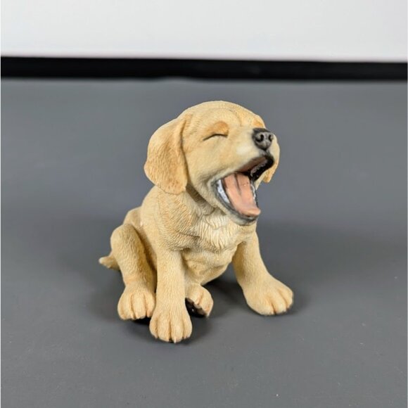 Golden Labrador Retriever Puppy Yawning Figurine, COUNTRY ARTISTS, England - Picture 1 of 4